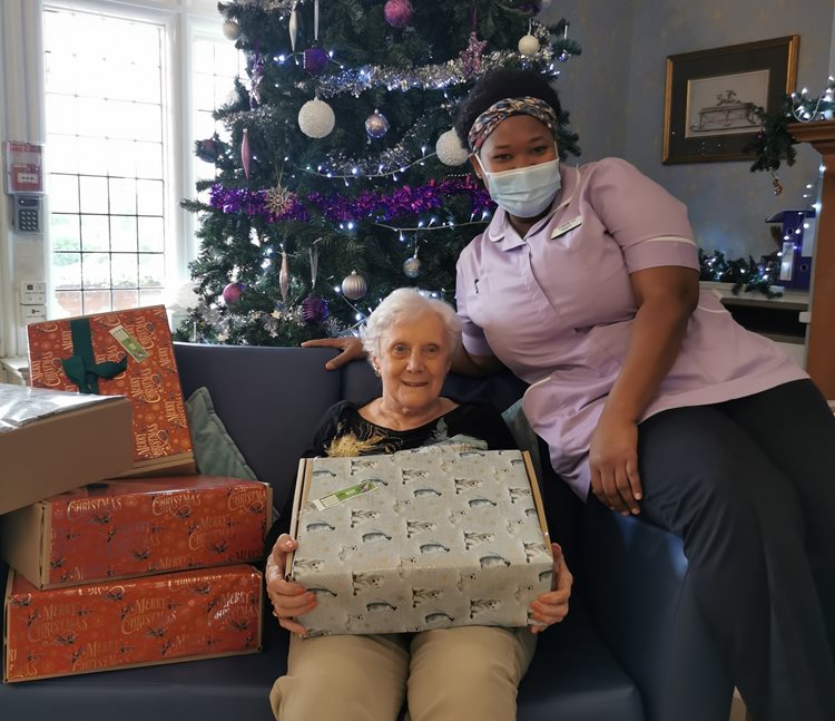 Leatherhead care home shares festive cheer with local charity